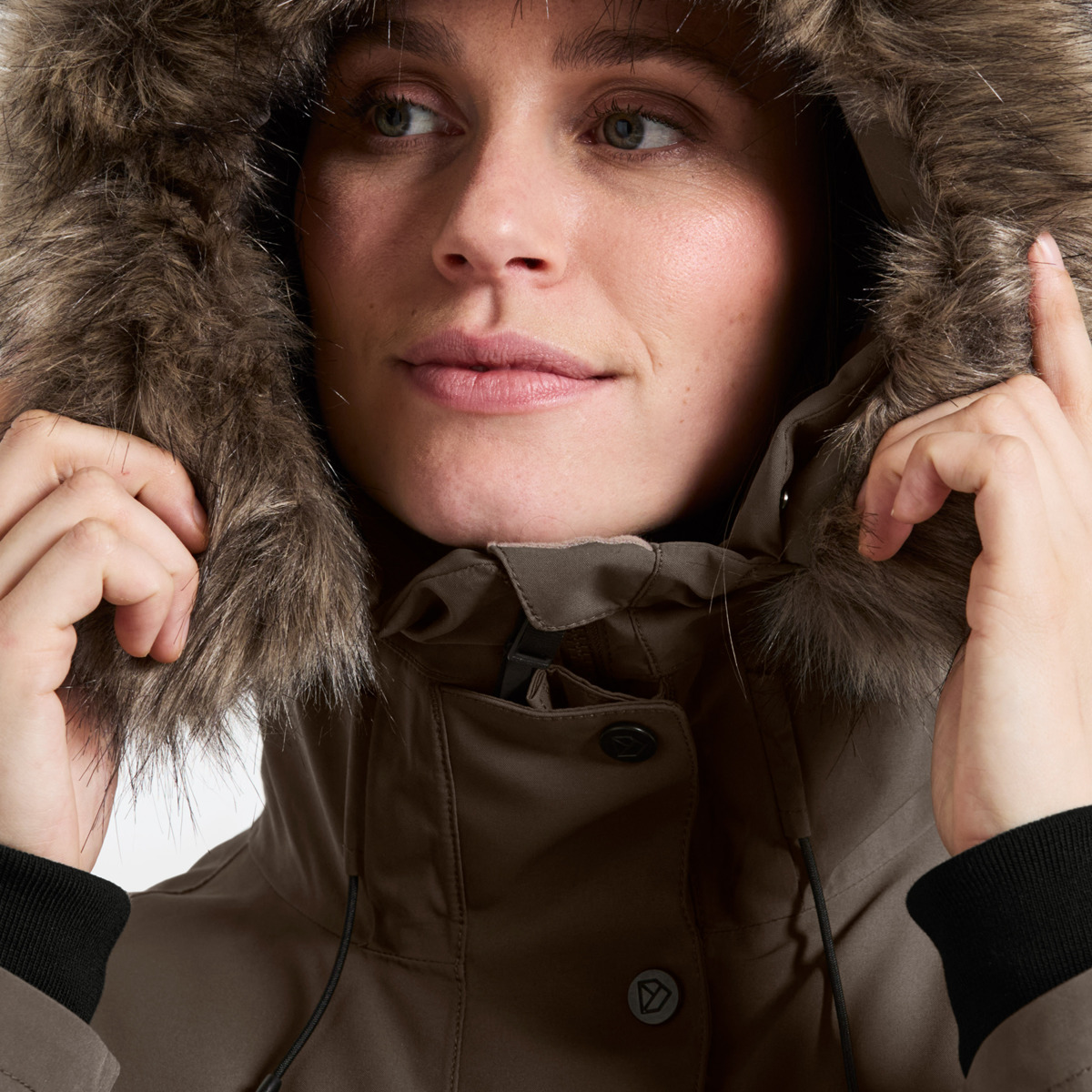 Didriksons Erika WNS Parka 3 Parka dunkelbraun